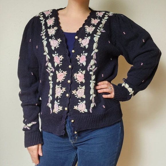 Vintage Cottagecore Hand Embroidered 80s 90s Floral Grandma Cardigan Sweater - Picture 13 of 15